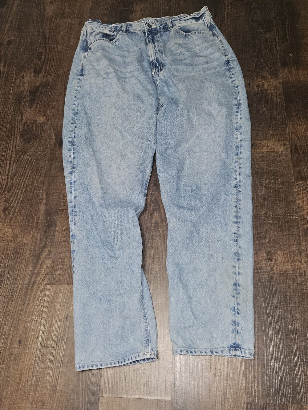 American Eagle Mom Jean
